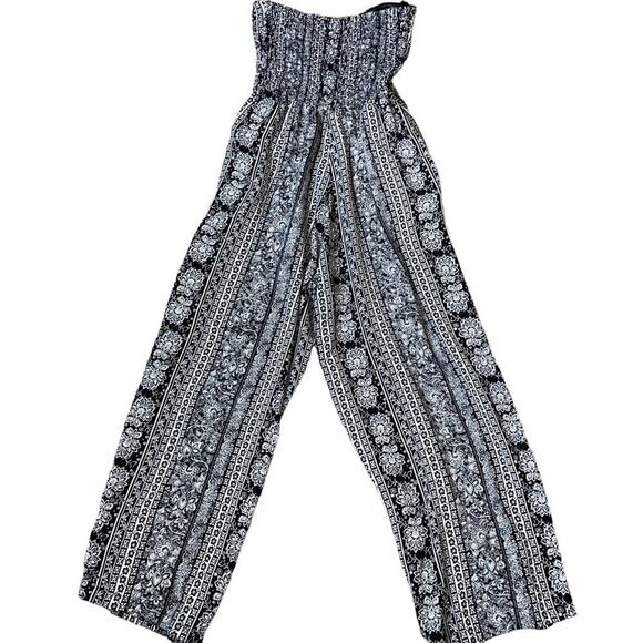 Band Of Gypsies Jumper Black White Sleeveless Sweetheart Flare Smocked wide leg - Picture 3 of 8